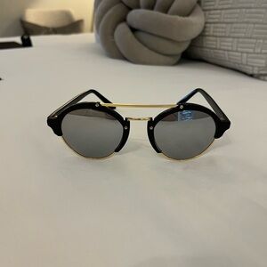 Illesteva Black and Gold Sunglasses